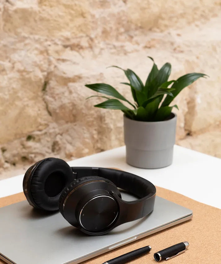 TECH & GADGETS