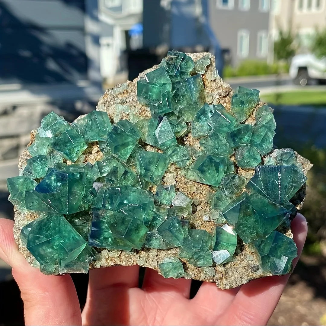 Reliable Cluster of Green Fluorite Mineral Specimens，a Primitive Green Fluorite Specimen Cube,perfect for Home Décor Aesthetics