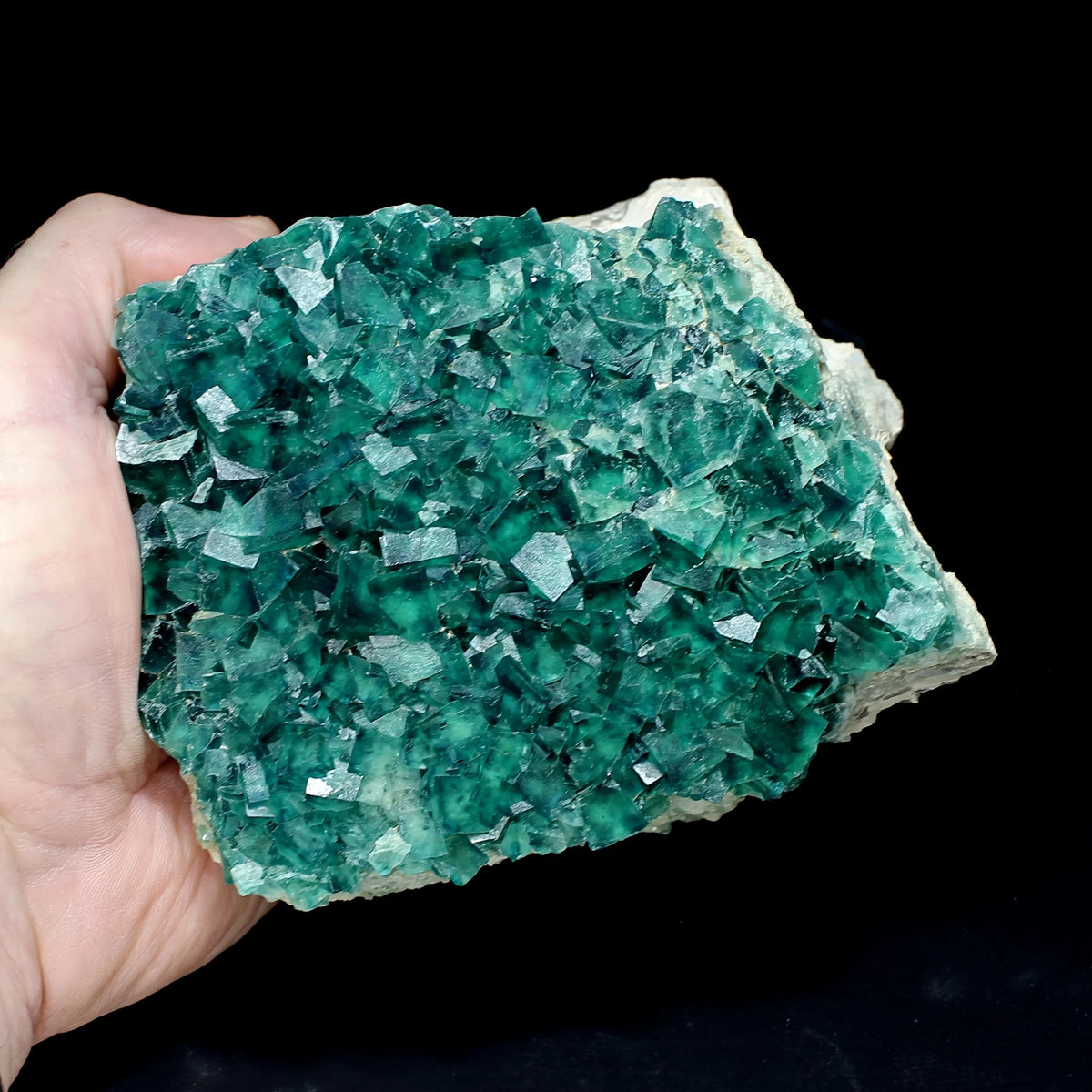 Reliable Cluster of Green Fluorite Mineral Specimens，a Primitive Green Fluorite Specimen Cube,perfect for Home Décor Aesthetics