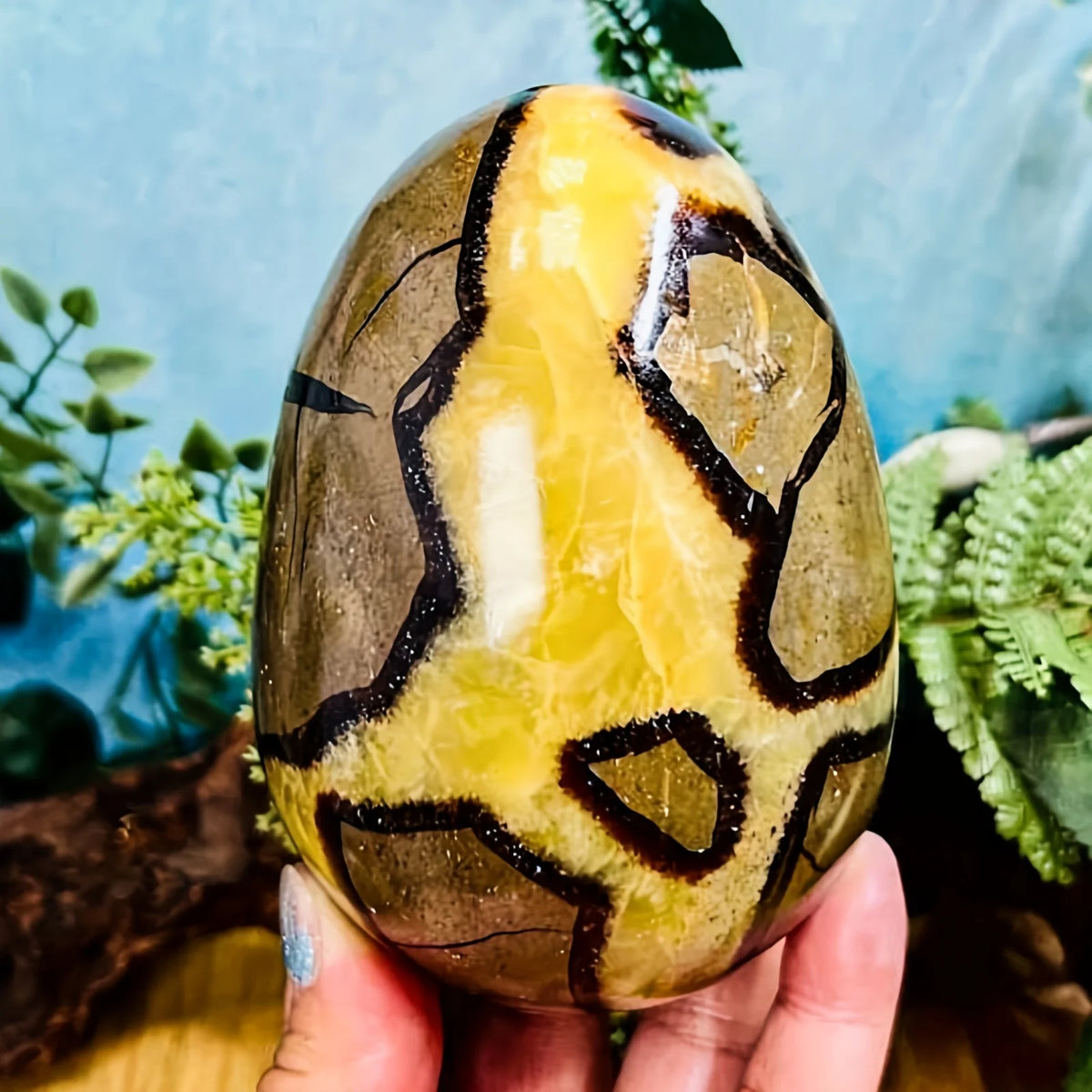 Natural Dragon Egg Geode Sculpture Hand Carved Crystal Cluster Interior Stone Egg Bohemian Holiday Home Decor Gift