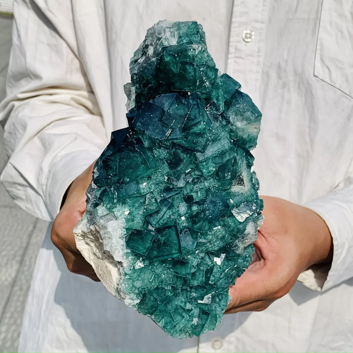 Reliable Cluster of Green Fluorite Mineral Specimens，a Primitive Green Fluorite Specimen Cube,perfect for Home Décor Aesthetics