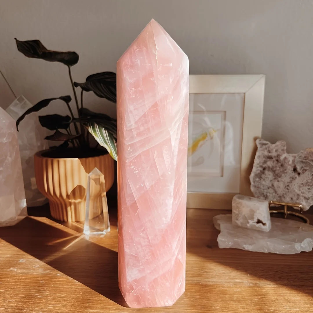 One rose quartz pointed cane, rose quartz tower, quartz crystal obelisk, suitable for party favors and home décor.