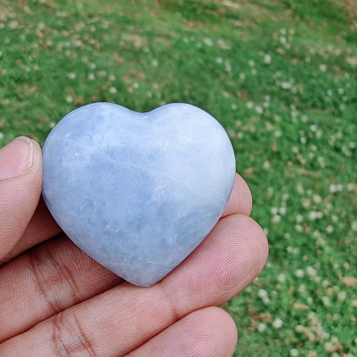 1 Natural Lapis Lazuli Heart - Smooth, polished lattice for meditation, ricochet, and home décor - Ideal special gift