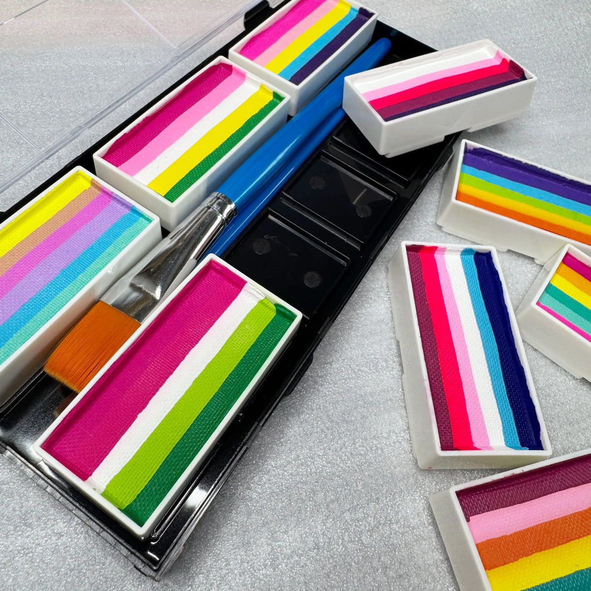 12 Color Popular Multicolor Child Body Painting Kids Face Paint Bodyart Palette Party Makeup Beauty Paint Palette With Brush Kit