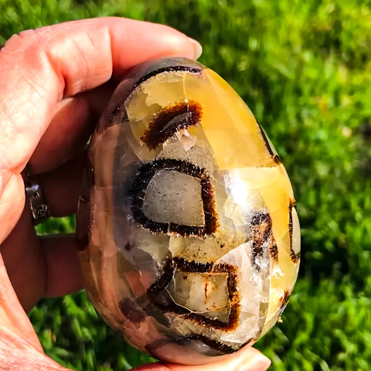 Natural Dragon Egg Geode Sculpture Hand Carved Crystal Cluster Interior Stone Egg Bohemian Holiday Home Decor Gift
