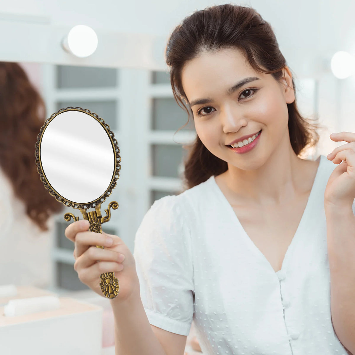 Zinc Alloy Handheld Compact Mirror Makeup Mirror With Handle Retro Hand Mirror Travel Hand Mirror Small Beauty Mirror For