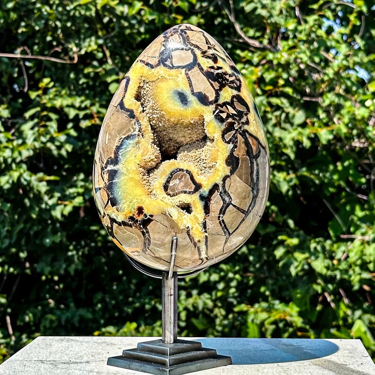Natural Dragon Egg Geode Sculpture Hand Carved Crystal Cluster Interior Stone Egg Bohemian Holiday Home Decor Gift