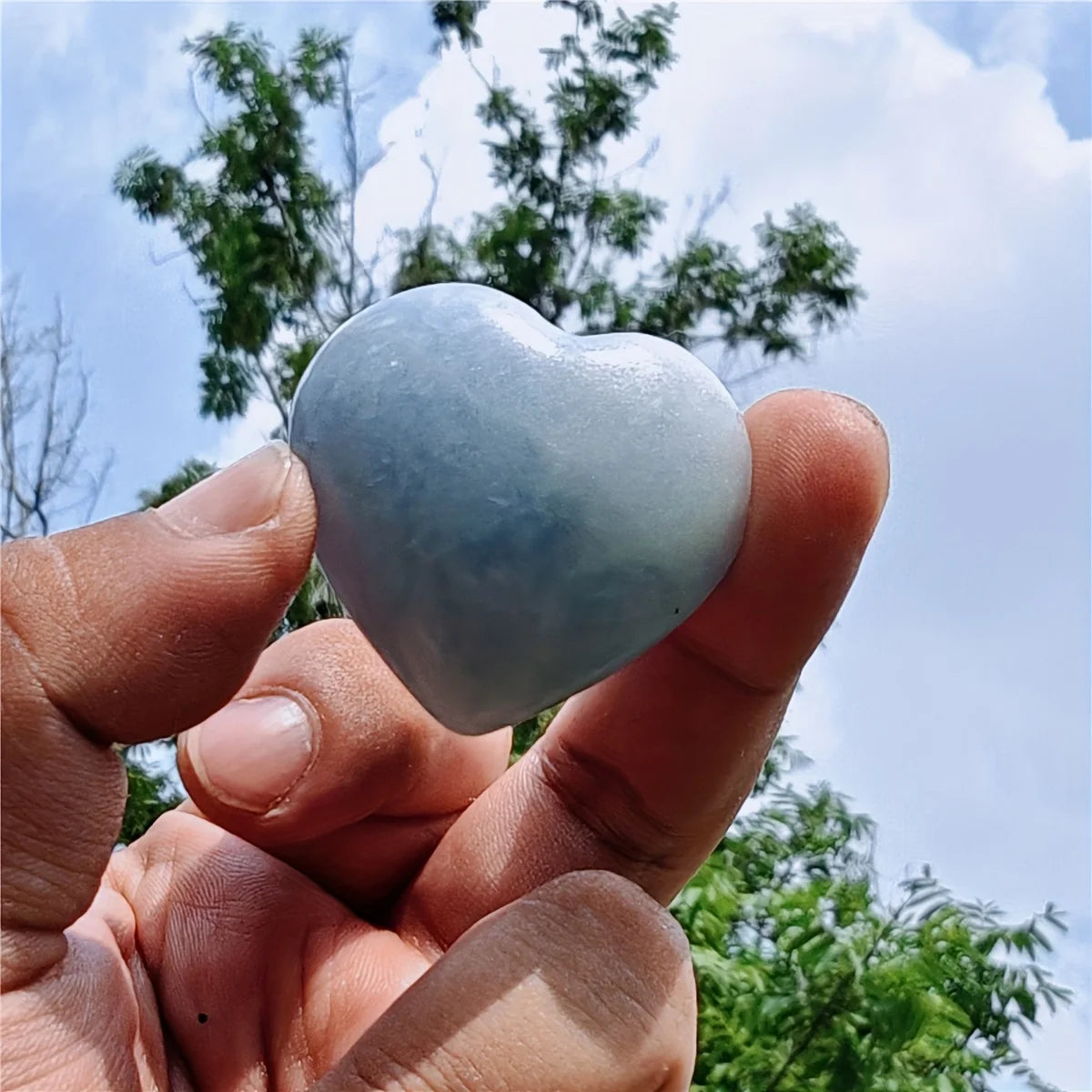 1 Natural Lapis Lazuli Heart - Smooth, polished lattice for meditation, ricochet, and home décor - Ideal special gift